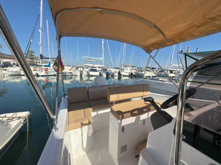 Alquiler Port Ginesta - Allegra Boats Action 21D en SamBoat
