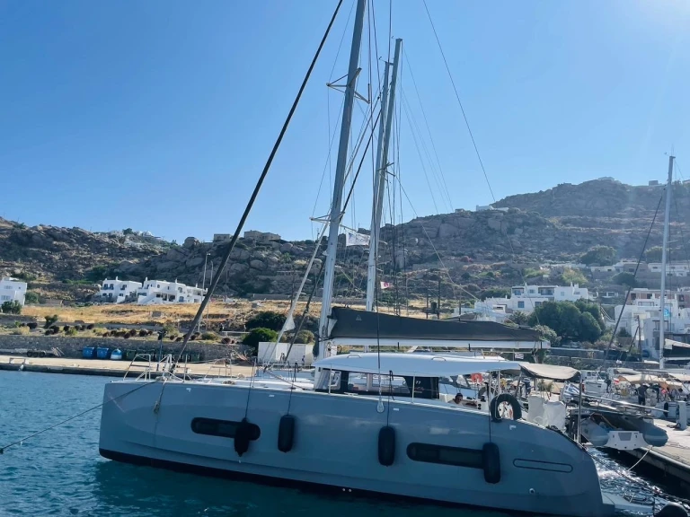 Alquiler de Catamarán, con o sin patrón Excess Álimos