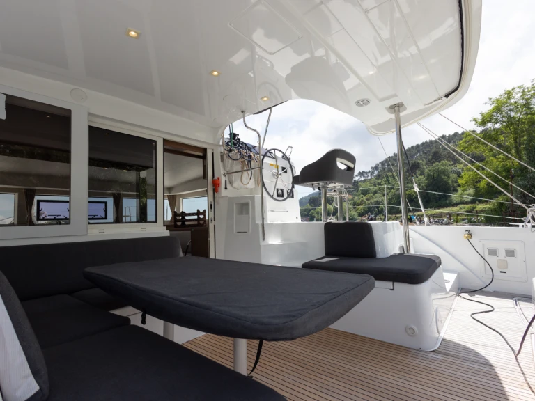 Lagoon Lagoon 40 de alquiler a Bocca di Magra