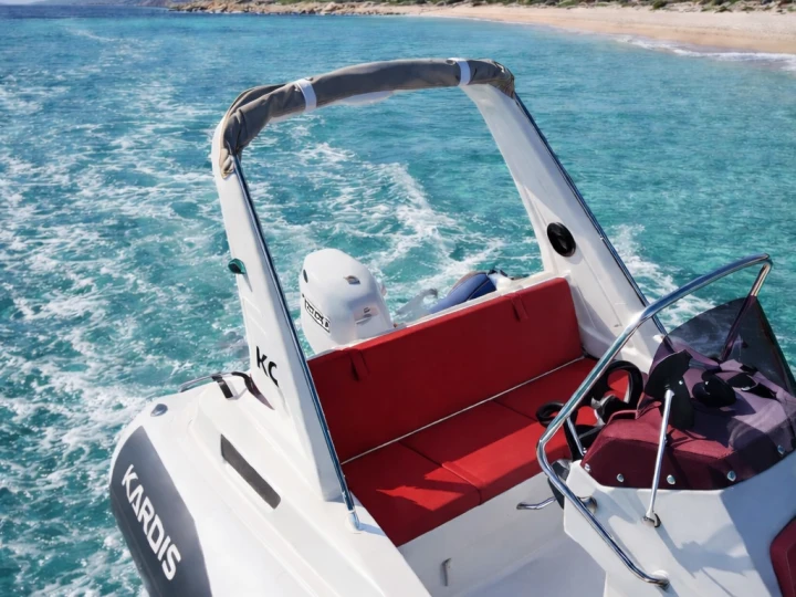 Alquiler de Kardis Kardis Fox 570 en Marina di Portisco