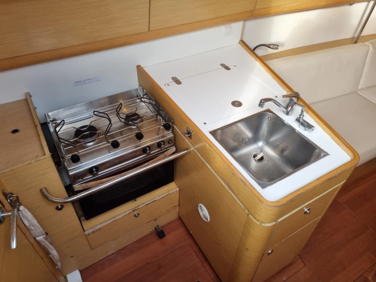 Alquiler de Velero, con o sin patrón Bénéteau Barcelona