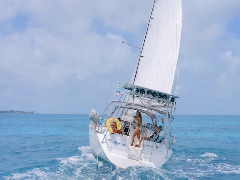 Alquiler de Bénéteau Oceanis 393 en Philippine