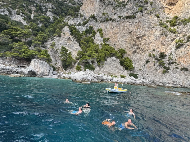 Alquiler Neumática Joker Boat con o sin  título de navegación