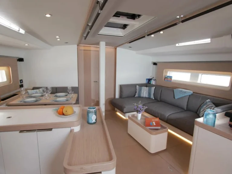 Bénéteau Beneteau 53 First Yacht de alquiler a Lávrio