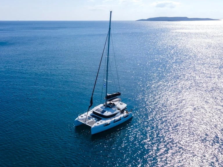 Alquiler de embarcaciones Lagoon Lagoon 50 enParos (Isla) en Samboat