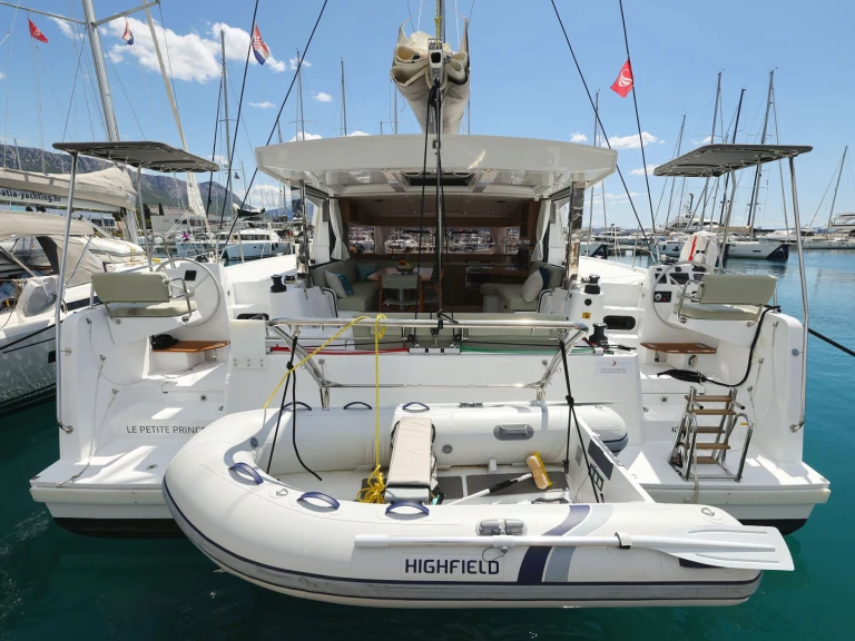 Alquiler de embarcaciones Bali Bali Catsmart OW - 3 cab. enKaštela en Samboat