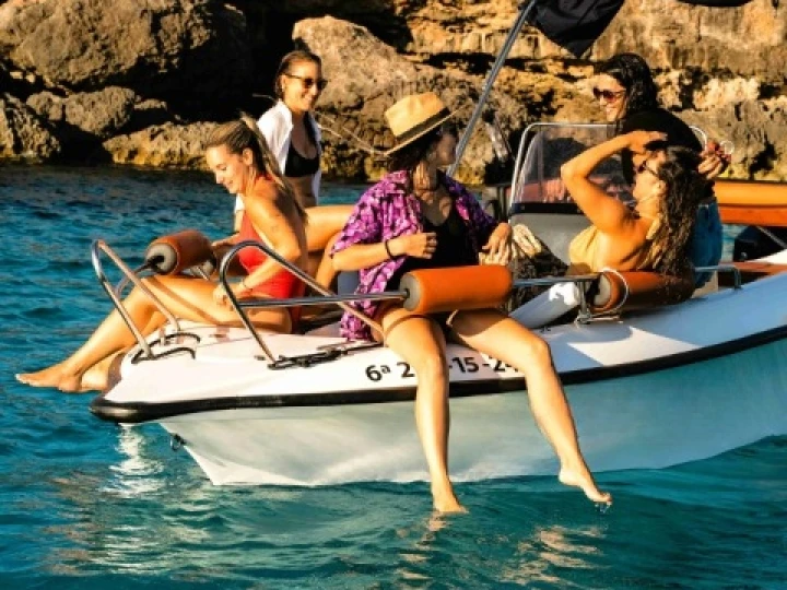 Alquiler Lancha Polyester Yacht con o sin  título de navegación