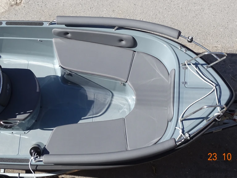 Tysk 450 open de alquiler a Parálio Ástros