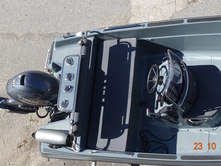 Alquiler Parálio Ástros - Tysk 450 open en SamBoat