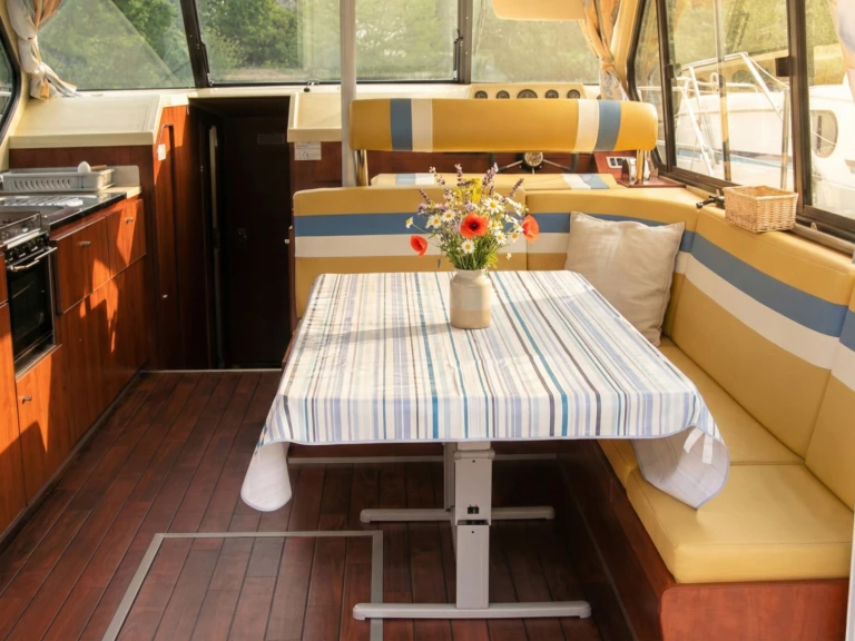 Nicols Yacht Nicols Sedan 1310 de alquiler a Amieira