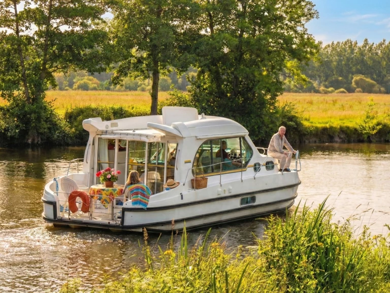 Alquiler de barcos Bellegarde barato de Nicols Sedan 1010