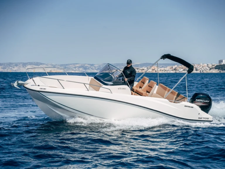 Quicksilver Activ 675 Open de alquiler a Marsella