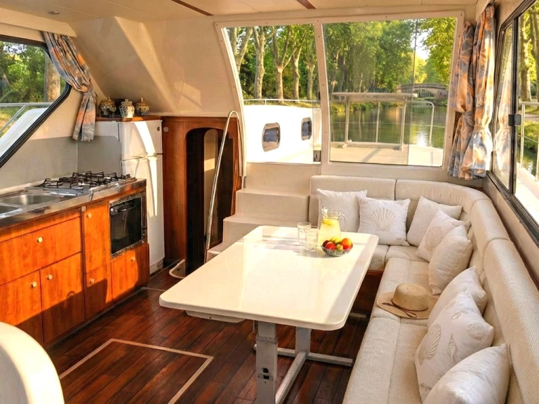 Alquiler de Lancha, con o sin patrón Nicols Yacht Bellegarde