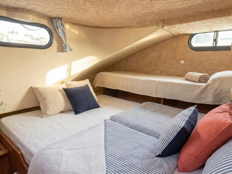 Alquiler de Nicols Yacht Nicols Confort 1100  en Grez-Neuville