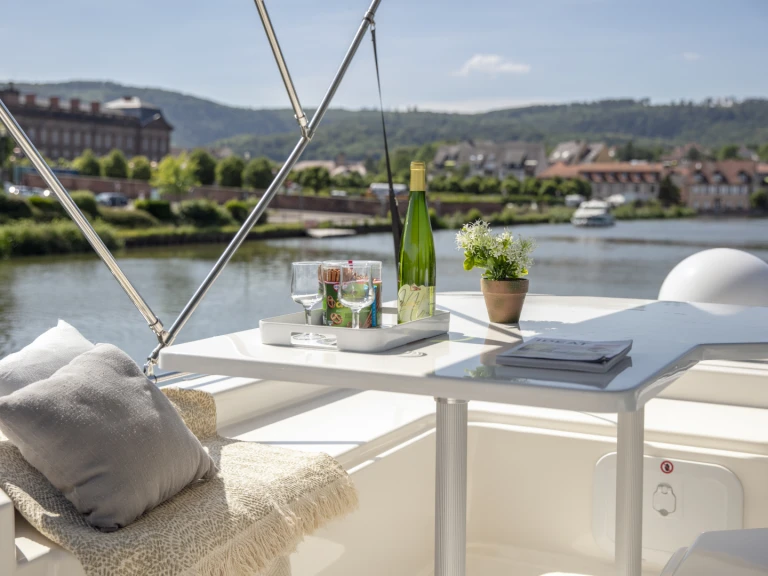 Alquiler de Nicols Yacht Nicols Octo Fly 12 en Grez-Neuville