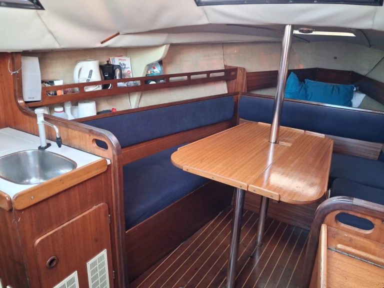 Alquiler Velero Jeanneau con o sin  título de navegación