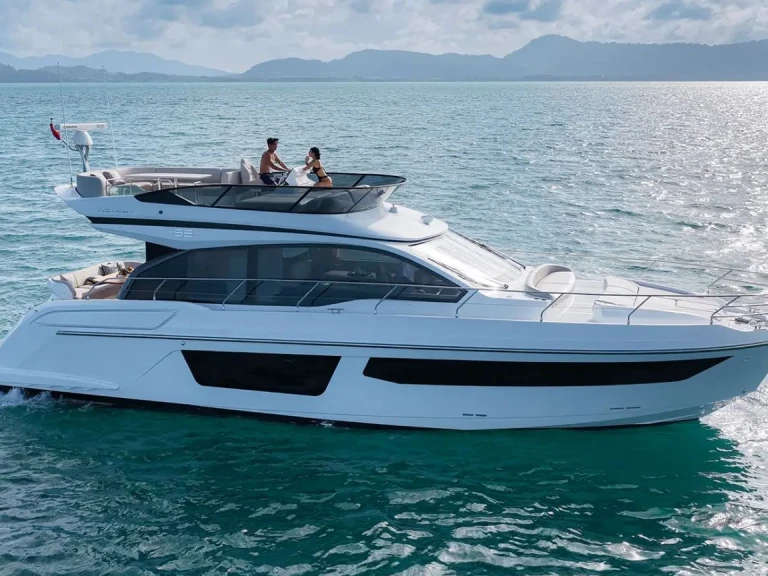 Alquiler de Azimut Azimut 53 Fly en Trogir