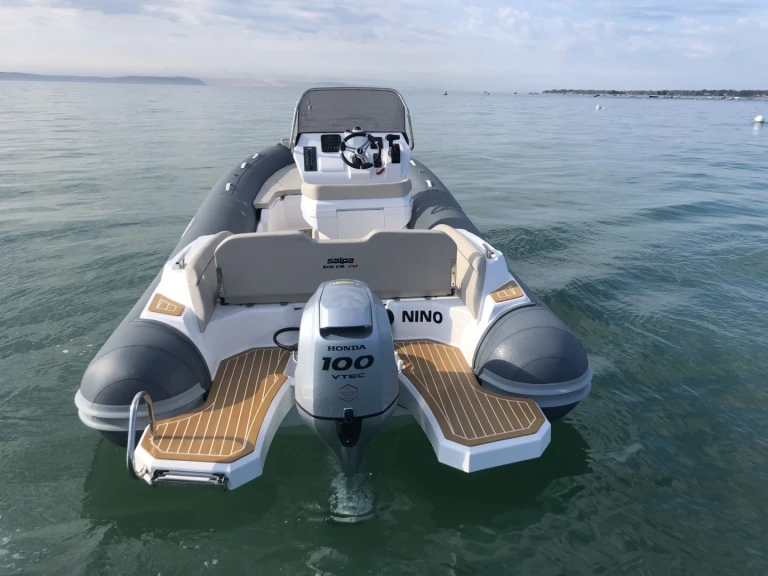 Alquiler Neumática Salpa con o sin  título de navegación