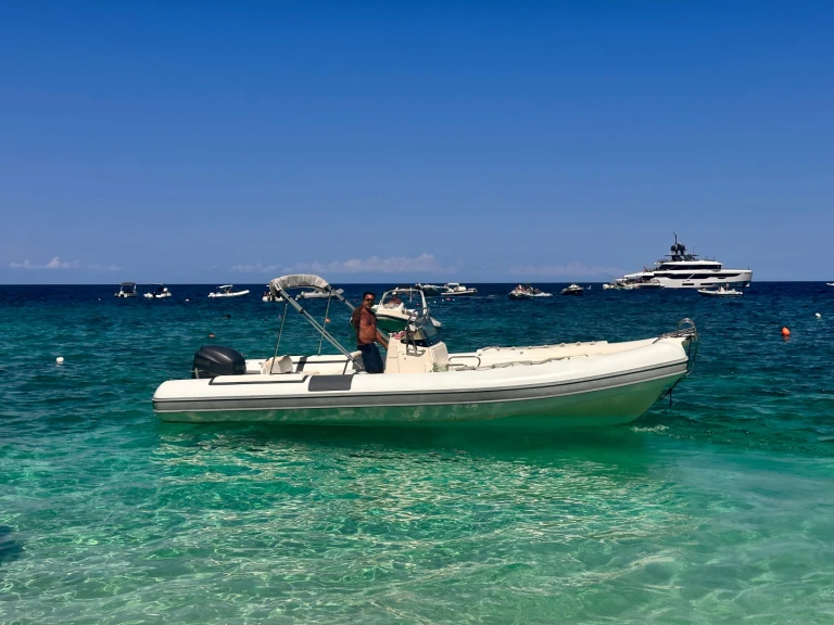 Alquiler de Joker Boat Clubman 24 en Arbatax Port