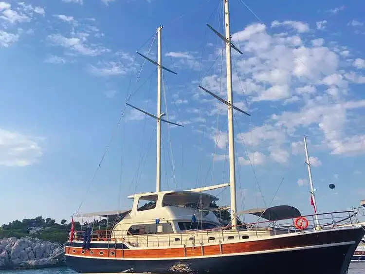 Alquiler Velero Custom con o sin  título de navegación