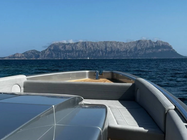 Alquiler Lancha Novamarine con o sin  título de navegación