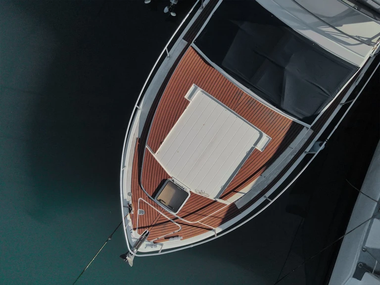 Yate de lujo para alquilar Orikum al mejor precio