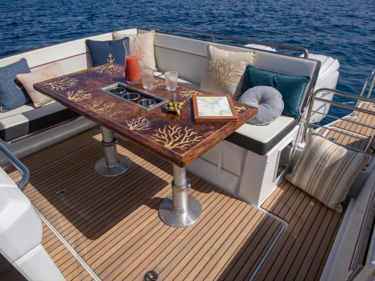 Alquiler Lancha Jeanneau con o sin  título de navegación