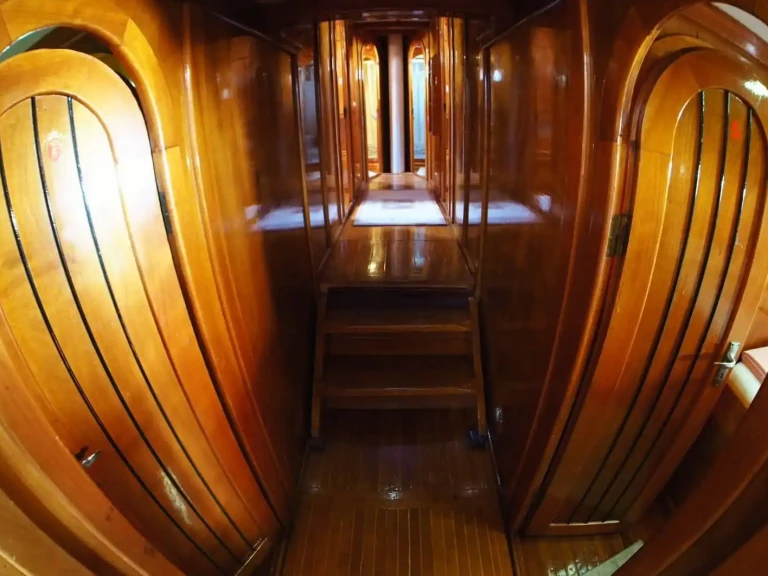 Alquiler Velero Custom con o sin  título de navegación