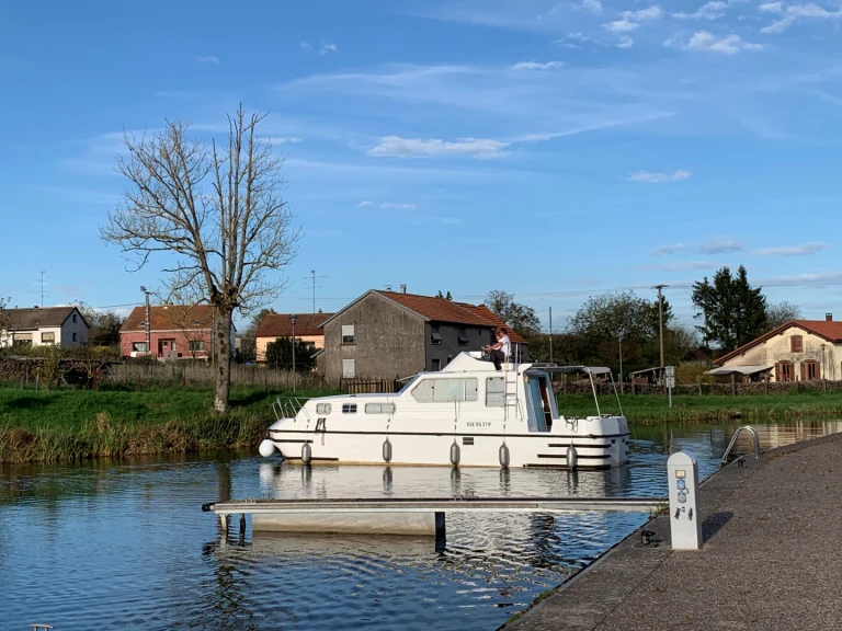 Alquiler de Triton Triton 1050 Fly en Mittersheim