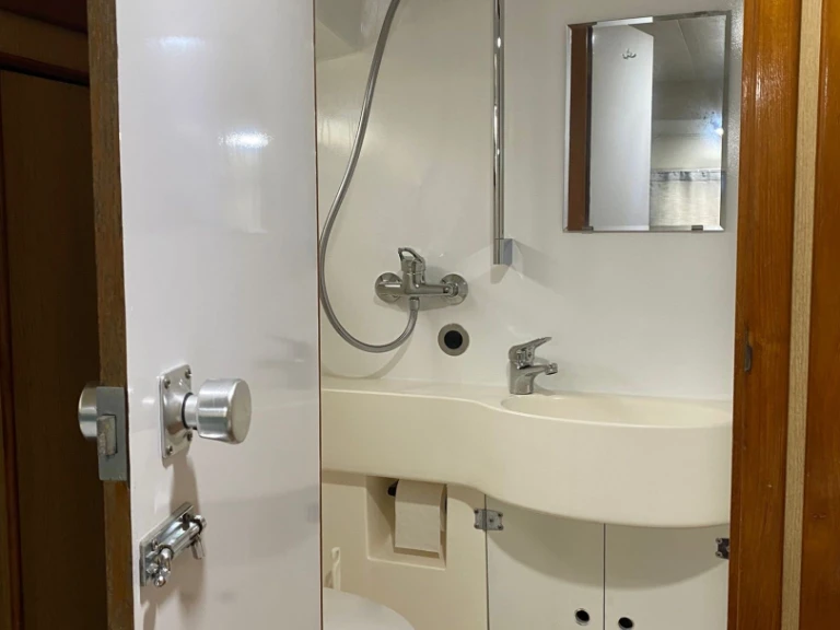 Alquiler Lancha  con o sin  título de navegación