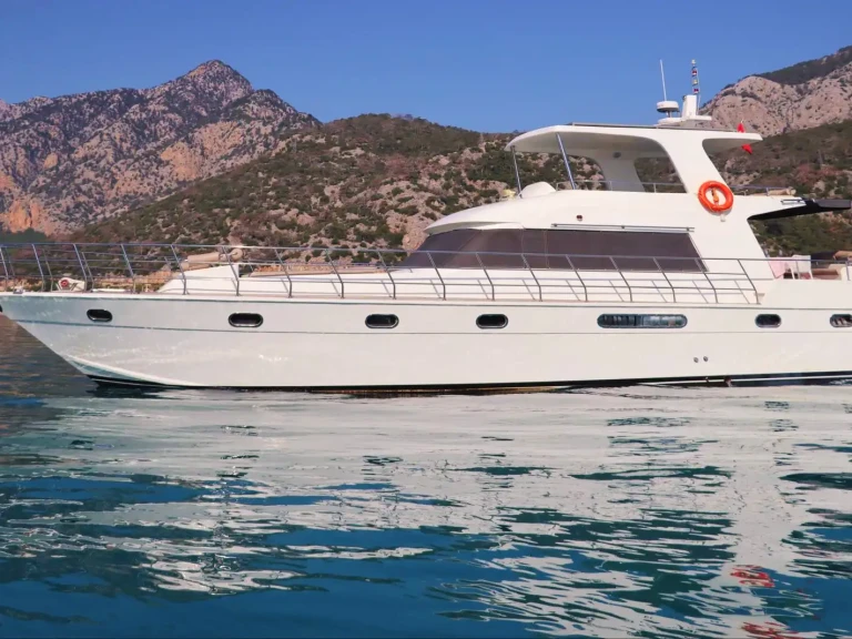 Alquiler Velero Custom con o sin  título de navegación