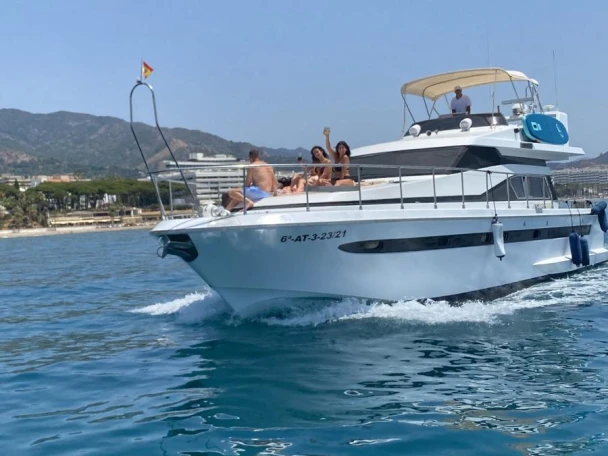Alquiler de barcos Puerto Deportivo de Marbella barato de Astondoa 50 GL