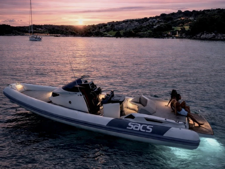 Alquiler de Sacs-Marine Strider 11 en Porto Rotondo