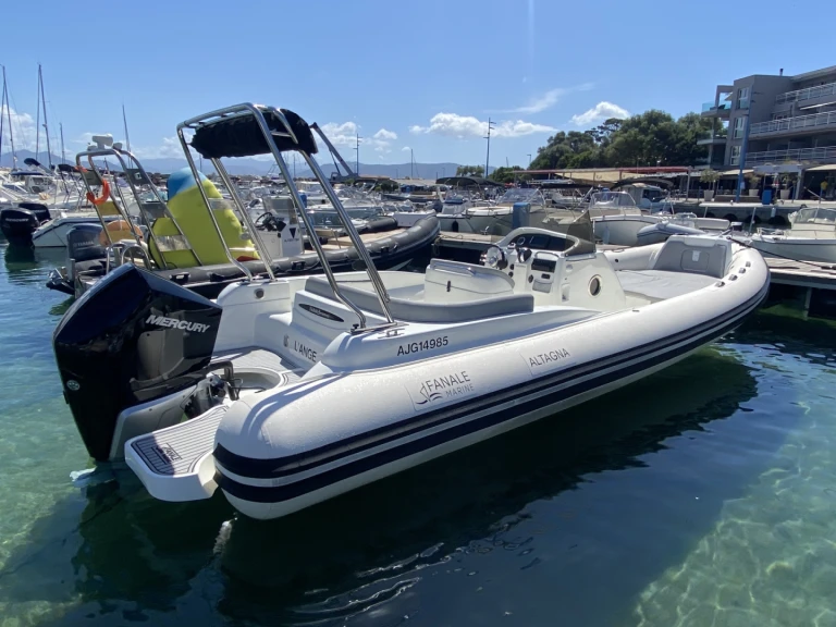 Alquiler de Fanale marine  ALTAGNA 800 en Porto Pollo