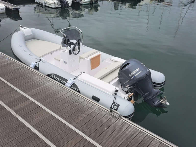 Alquiler de Capelli Tempest 630 en Port-Haliguen