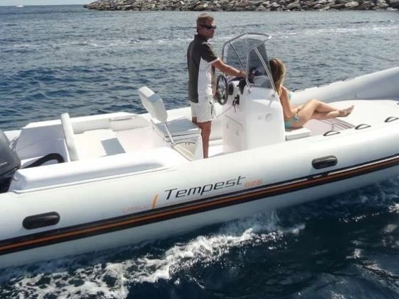 Alquiler de barcos Port-Haliguen barato de Tempest 630