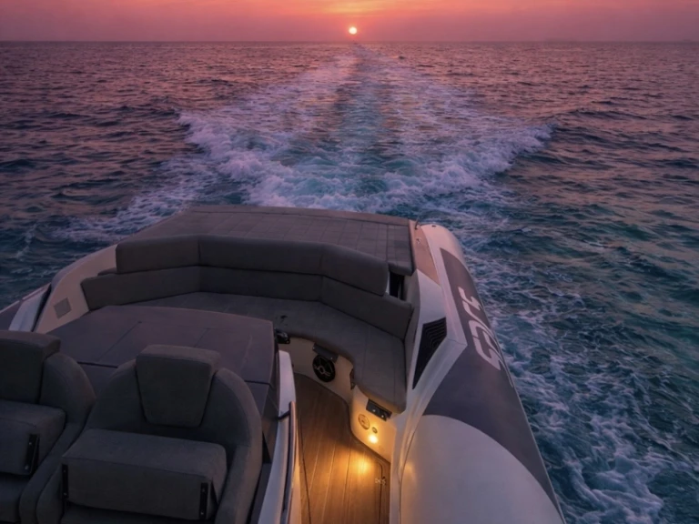 Alquiler de Sacs-Marine Strider 11 en Porto Rotondo