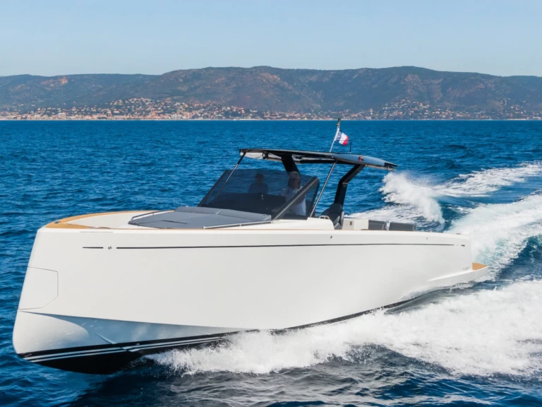 Pardo Yachts Pardo 43 de alquiler a Port Grimaud