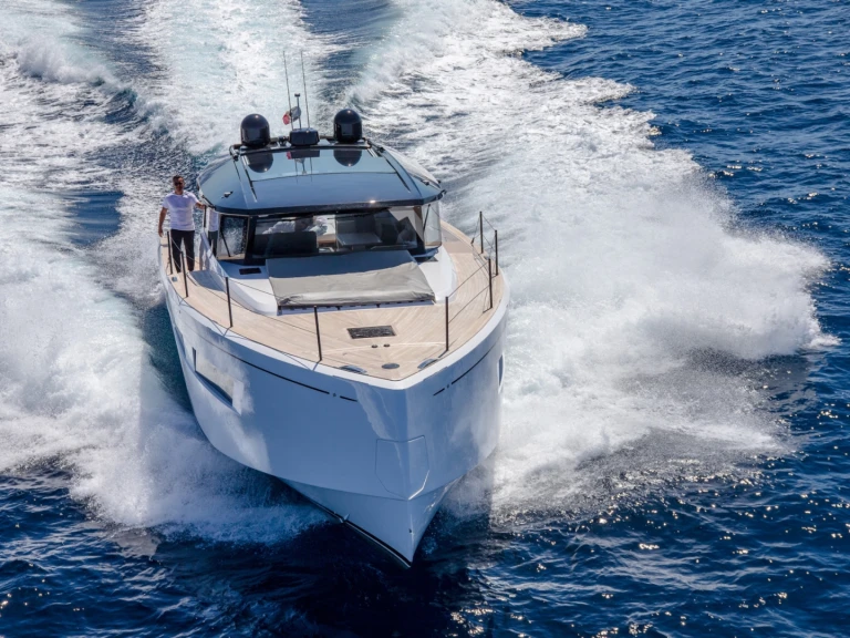 Alquiler de embarcaciones Pardo Yachts PARDO 52 GT enSaint-Tropez en Samboat
