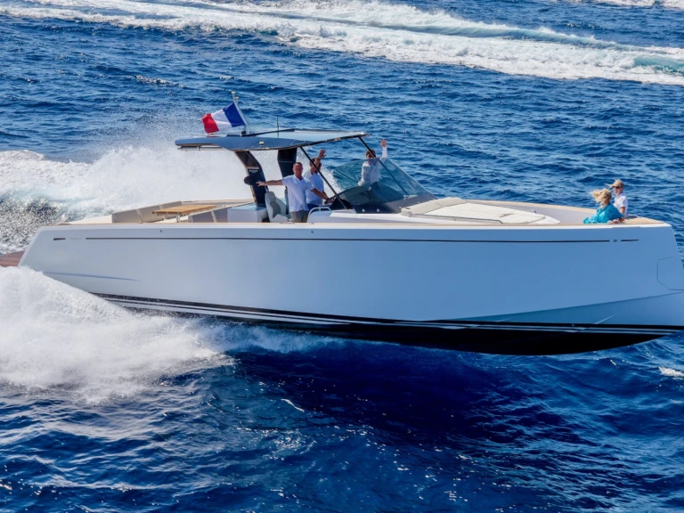 Alquiler de Pardo Yachts Pardo 43 en Port Grimaud