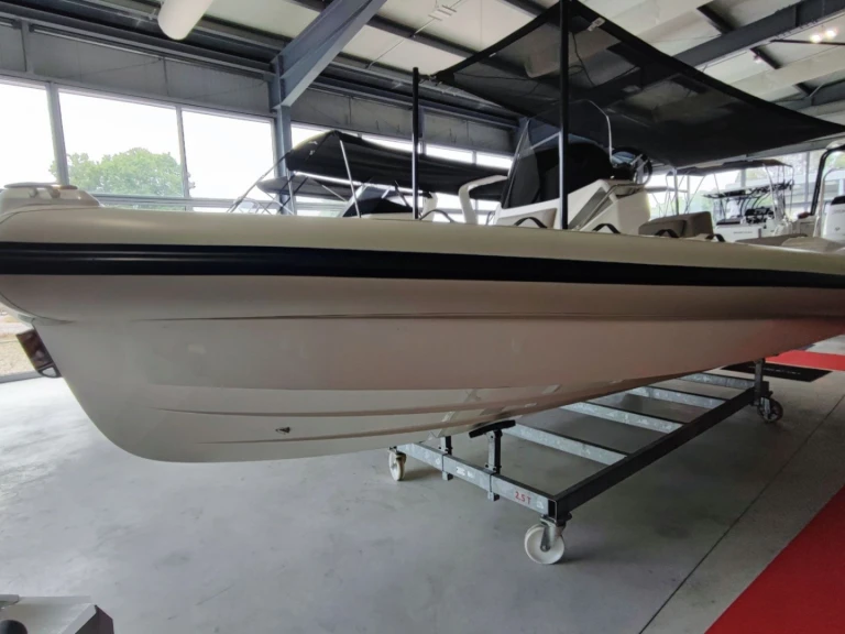 Neumática para alquilar Ajaccio al mejor precio