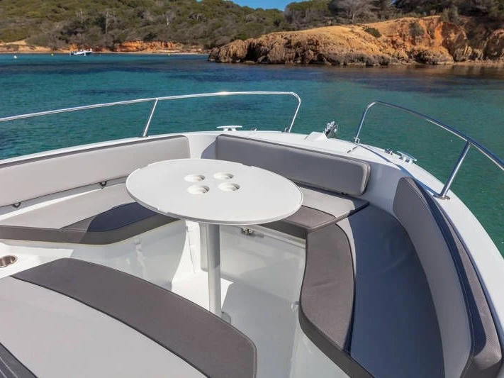 Alquiler Lancha Jeanneau con o sin  título de navegación