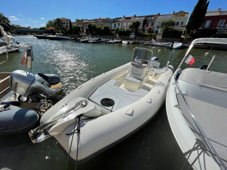 Alquiler de embarcaciones Bwa BWA 26 GTO enCogolin en Samboat