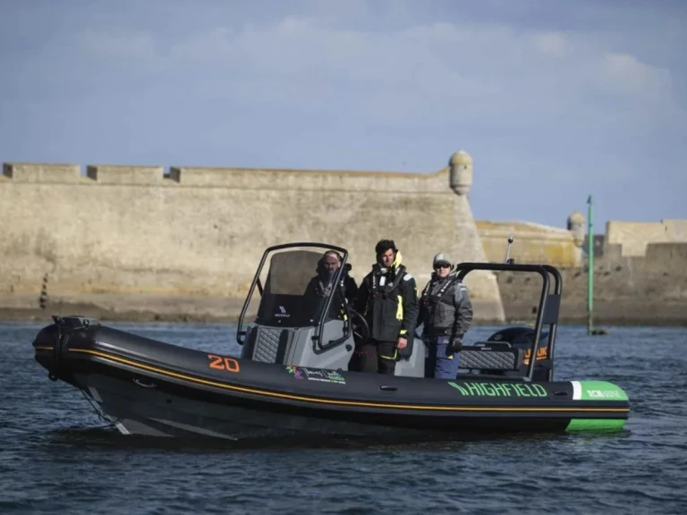 Highfield 700 THOMAS COVILLE de alquiler a Cogolin