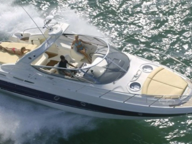 Alquiler de Cranchi Endurance 39 en Saint-Raphaël