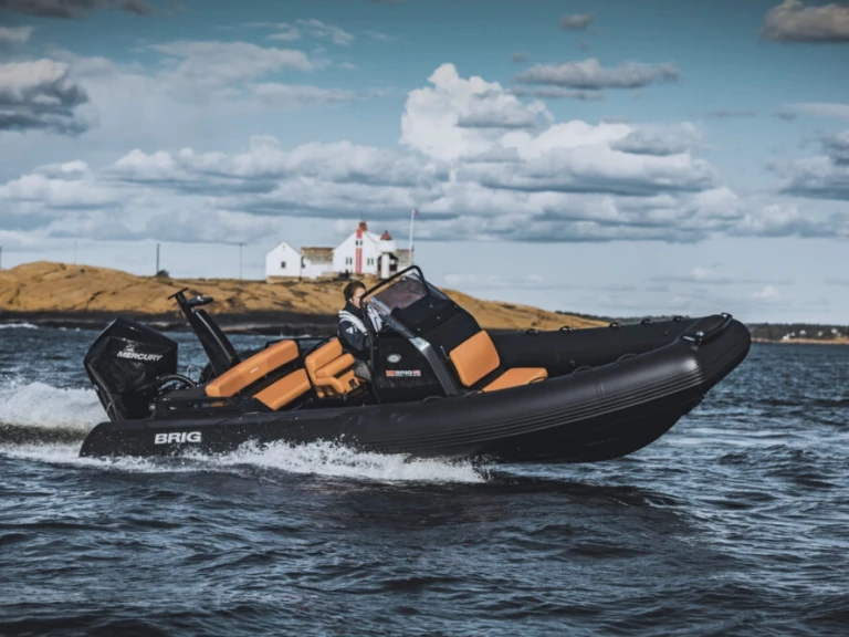 Alquiler Neumática Brig con o sin  título de navegación