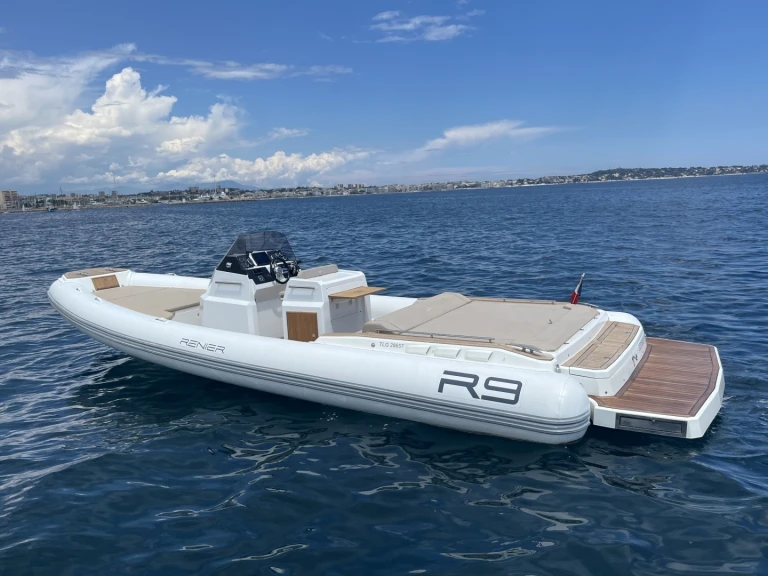 Alquiler de embarcaciones Renier Renier R9 Tourer enCannes en Samboat