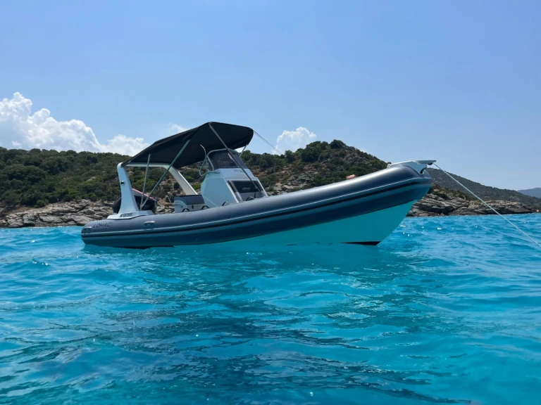 Alquiler de Lomac LOMAC 660 TURISMO en Saint-Florent