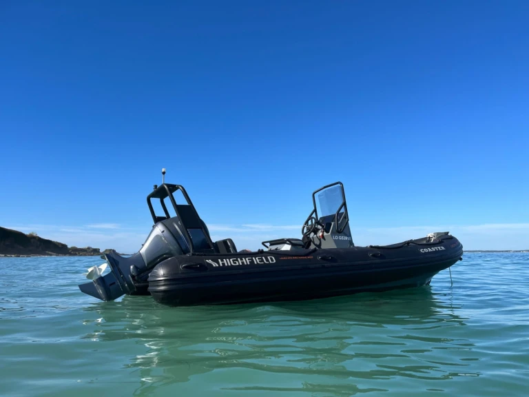 Alquiler de Highfield COASTER 60 en Lorient