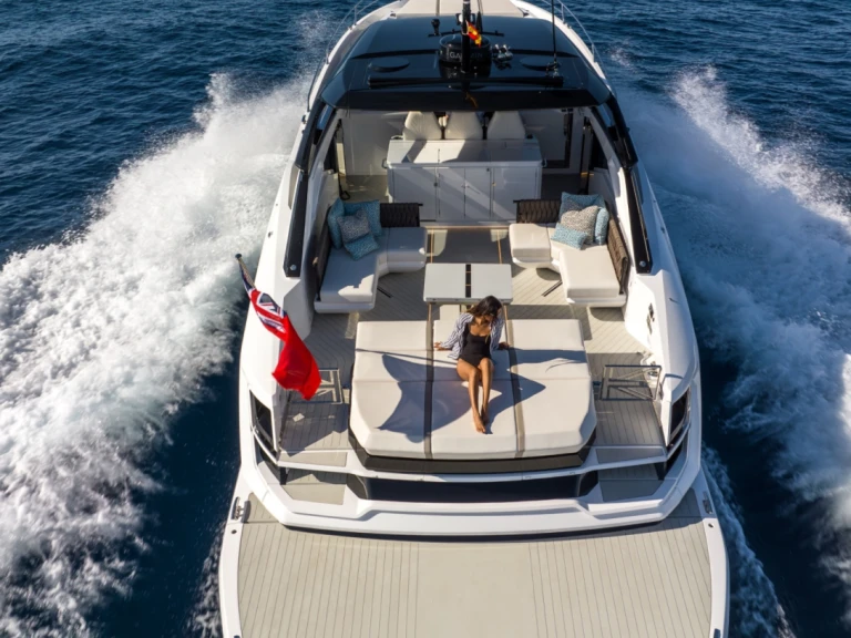 Alquiler Lancha Sunseeker con o sin  título de navegación